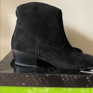 Sam Edelman Peggy black suede bootie